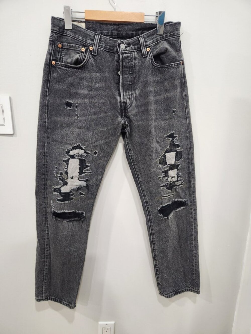 Levi's Premium 501 '54 Jeans Mens 32x30 Black Distressed Ripped Trashed Faded